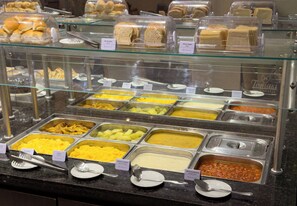 Free daily buffet breakfast - Rede Andrade Itabuna (Itabuna)