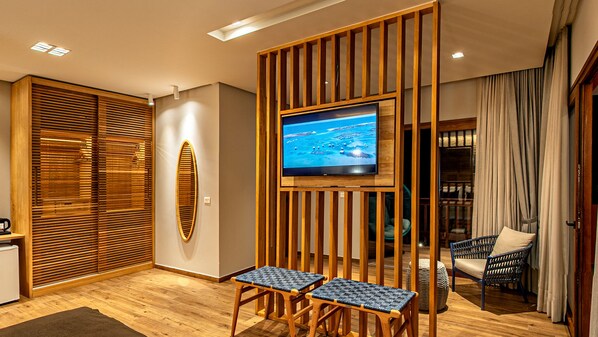 Quarto de Luxo (LUXO com Hidromassagem) | 客廳 | 42 吋智能電視連衛星電視頻道