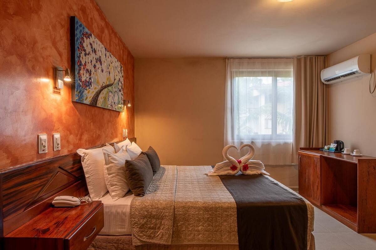Een minibar, een kluis op de kamer, verduisterende gordijnen
