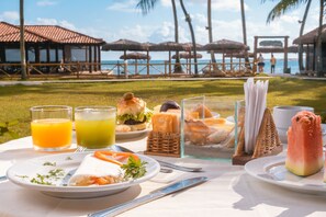 Petit déjeuner buffet compris tous les jours