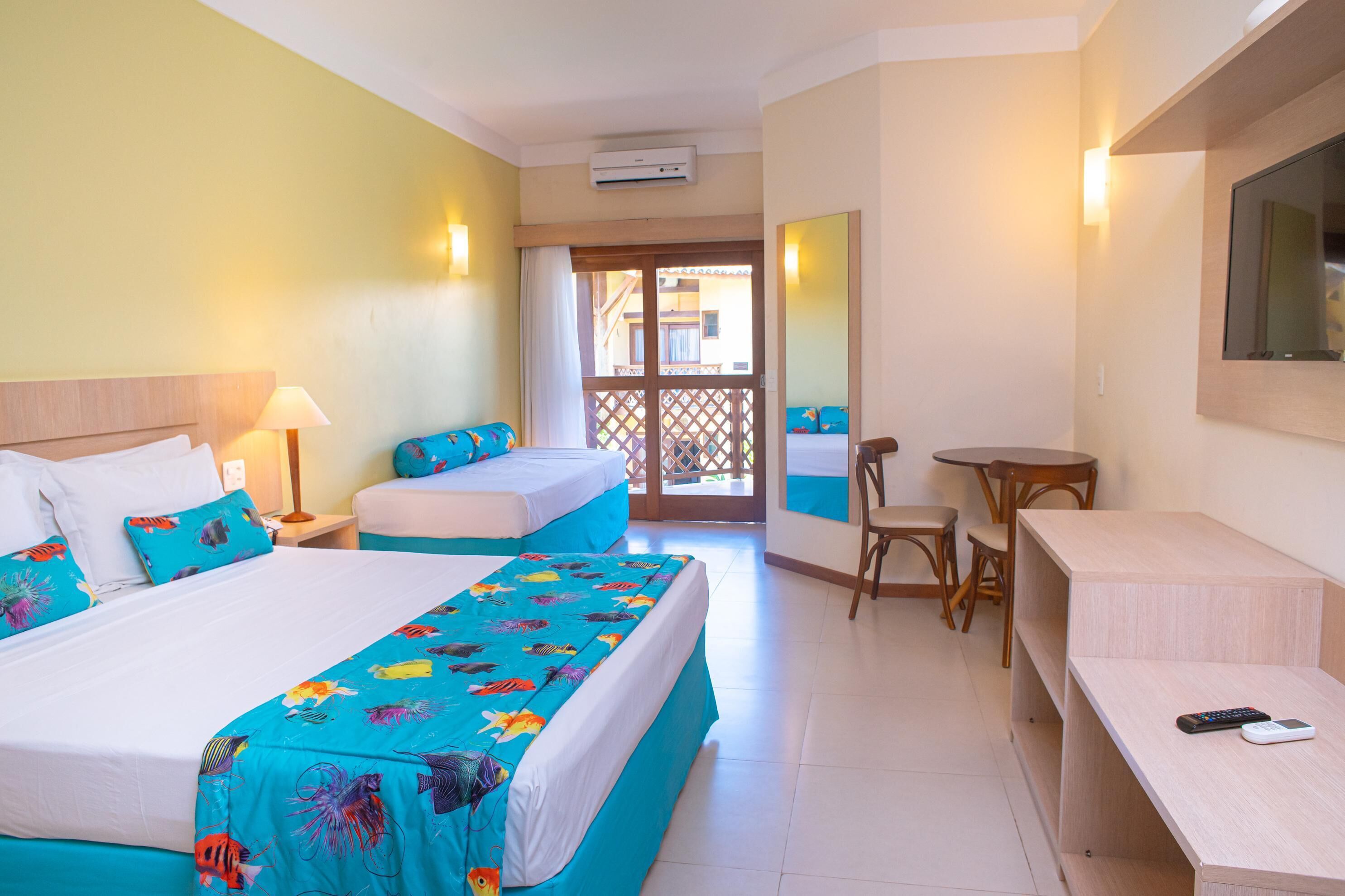 Minibar, in-room safe, laptop workspace, blackout drapes