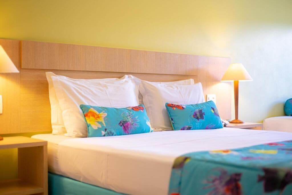 minibar, in-room safe, laptop workspace, blackout curtains