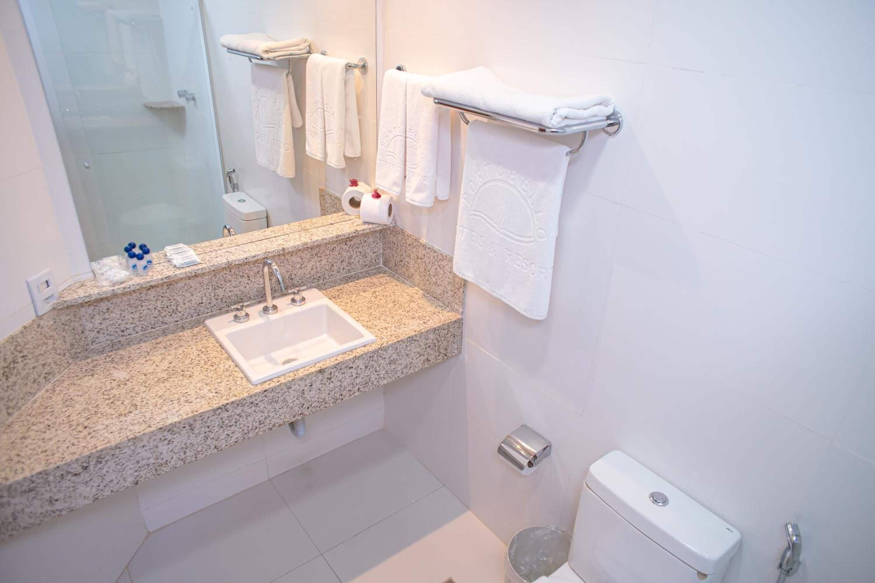 shower, rainfall showerhead, free toiletries, towels