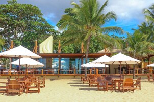 Quầy bar trên bãi biển