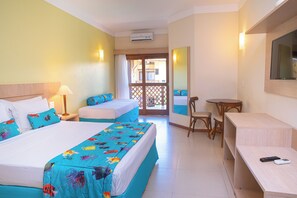 Premium Room | Minibar, in-room safe, laptop workspace, blackout drapes - Portobello Praia (Porto Seguro)