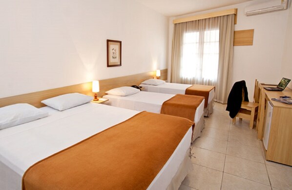 Superior Triple Room, Non Smoking | Hypo-allergenic bedding, minibar, blackout drapes, iron/ironing board - Hotel Terra Nobre (Sao Paulo)