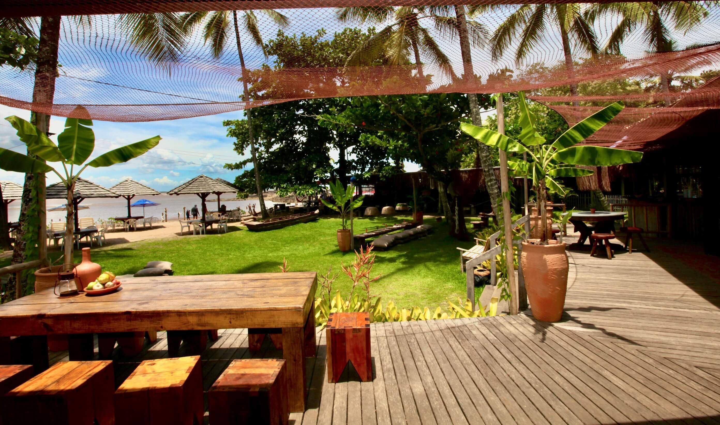 Suguhan pemandangan kolam renang, buka setiap hari