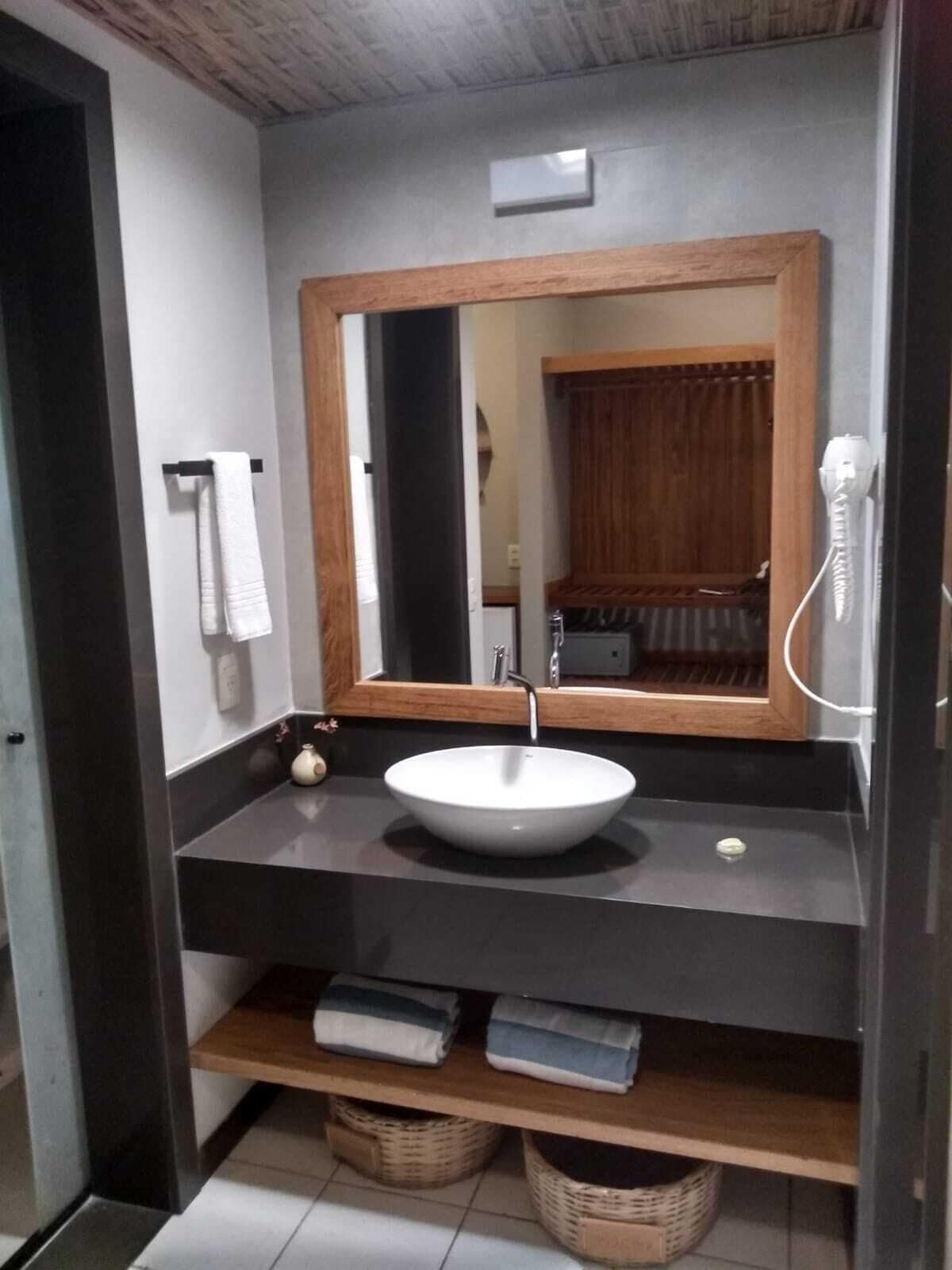 suite | 1 bedroom, minibar, in-room safe, individually decorated