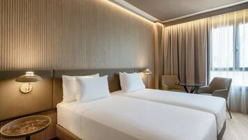 1 chambre, minibar, coffres-forts dans les chambres, bureau