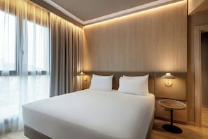 1 bedroom, minibar, in-room safe, desk