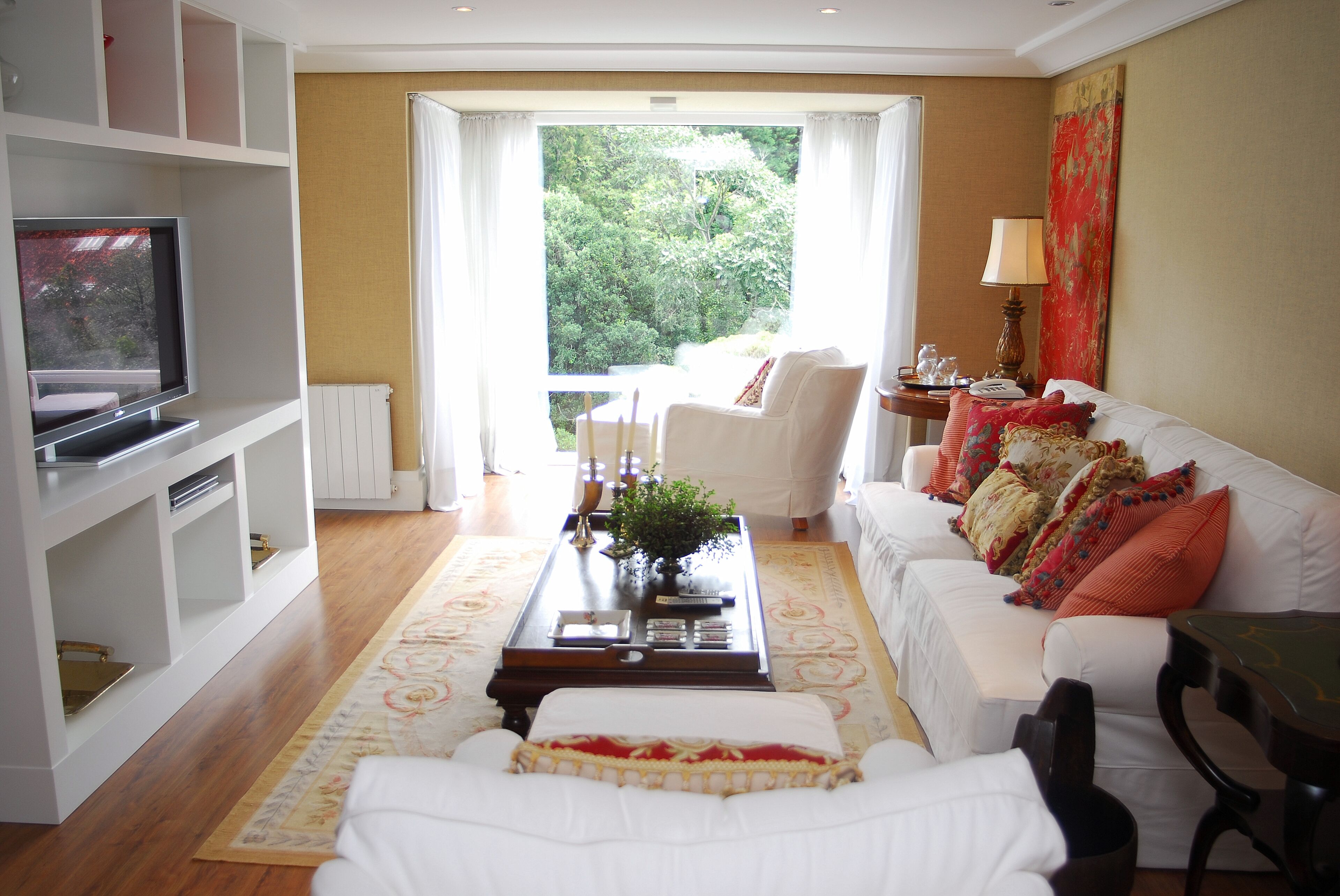 premium bedding, down duvets, minibar, in-room safe