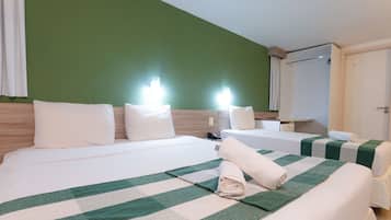 Quarto Standard Casal +1 | Frigobar, escrivaninha, Wi-Fi de cortesia, roupa de cama
