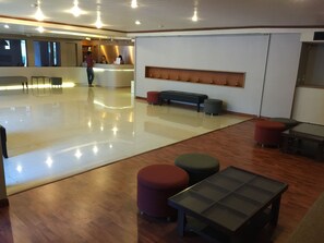 Lobby - OYO 796 Paradise Sukhumvit Hotel (Bangkok)