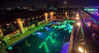 OYO 796 Paradise Sukhumvit Hotel