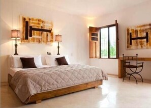 Egyptian cotton sheets, desk, free cribs/infant beds, free WiFi - Hotel Hacienda VIP (Mérida)