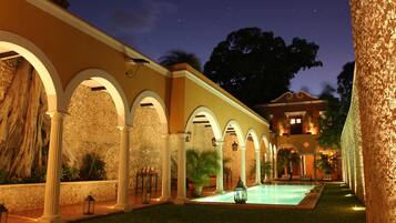 Alberca al aire libre