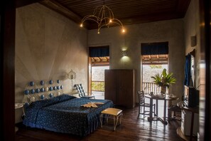 Apartamento luxo, 1 cama King | Individualmente decorados, cortinas blackout, Wi-Fi de cortesia