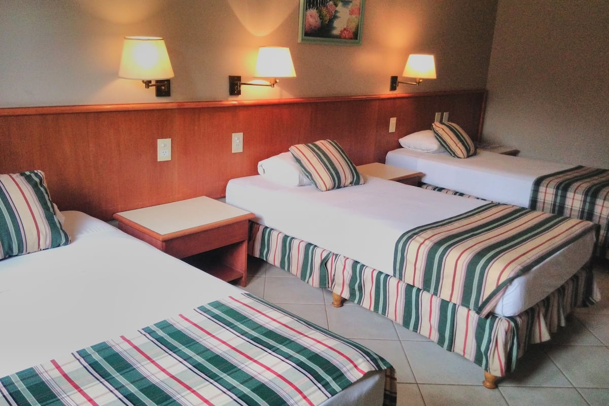 In-room safe, bed sheets