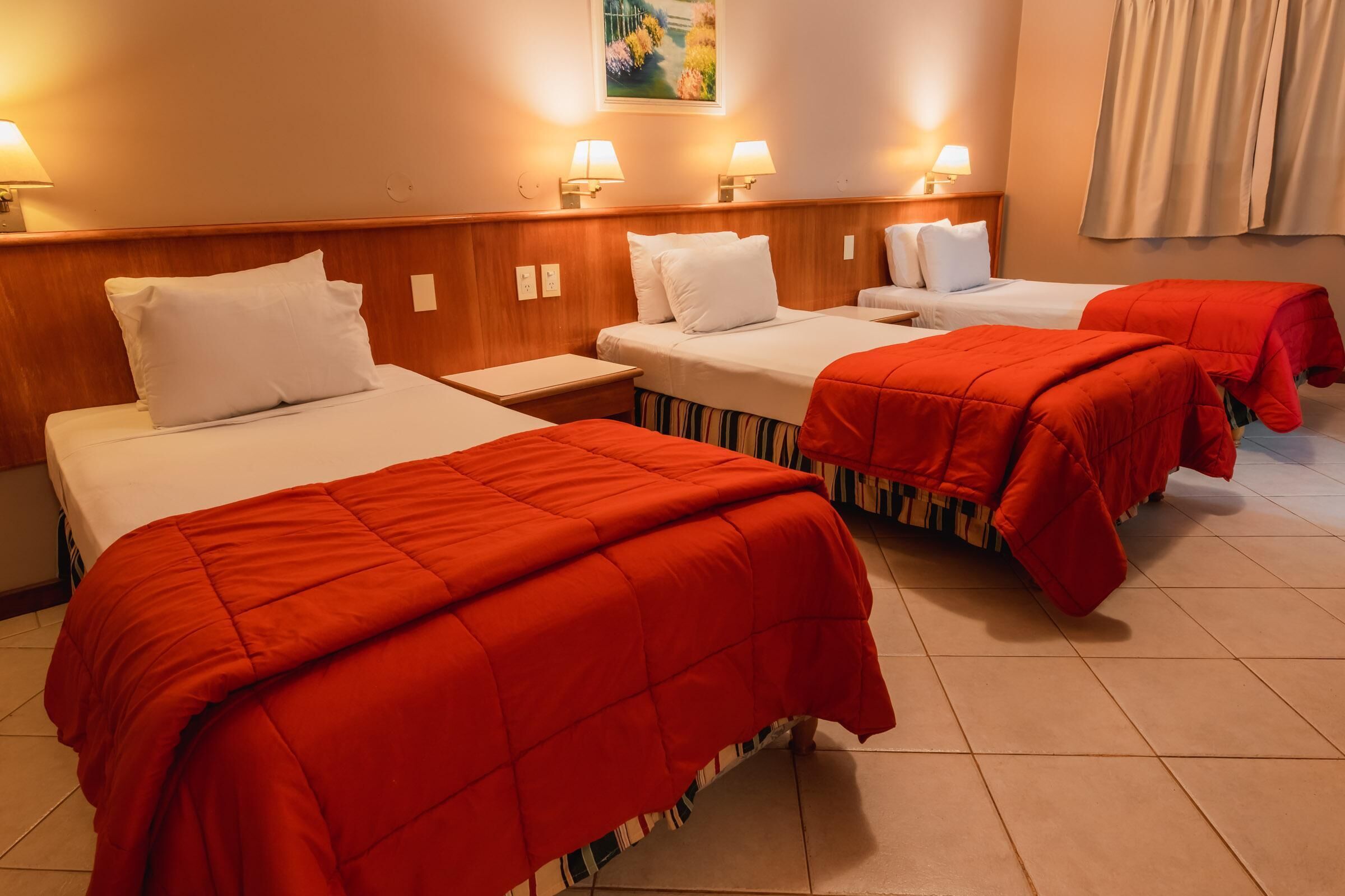 In-room safe, bed sheets