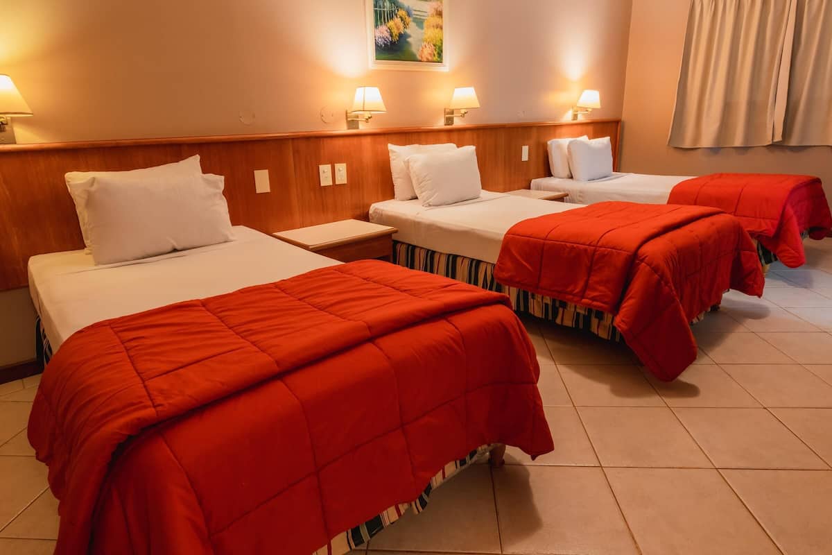 In-room safe, bed sheets