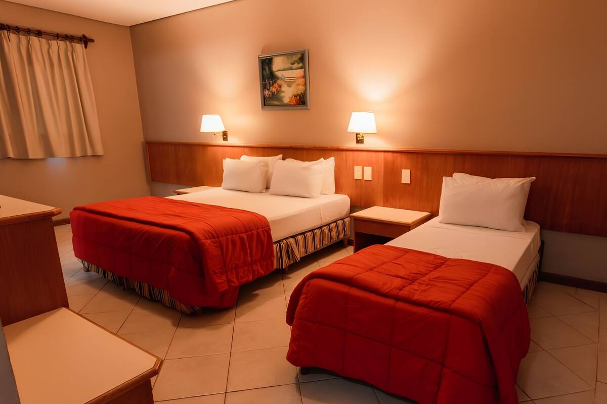 Family Triple Room | In-room safe, bed sheets