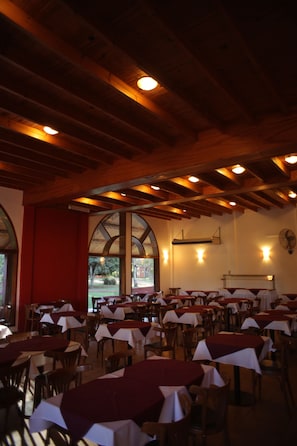 Café da manhã, almoço e jantar