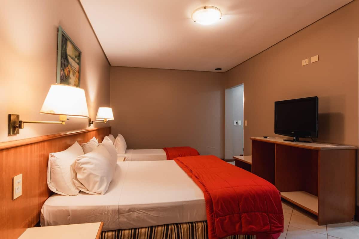 In-room safe, bed sheets