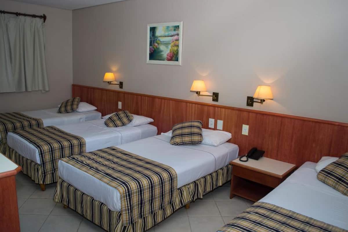 In-room safe, bed sheets