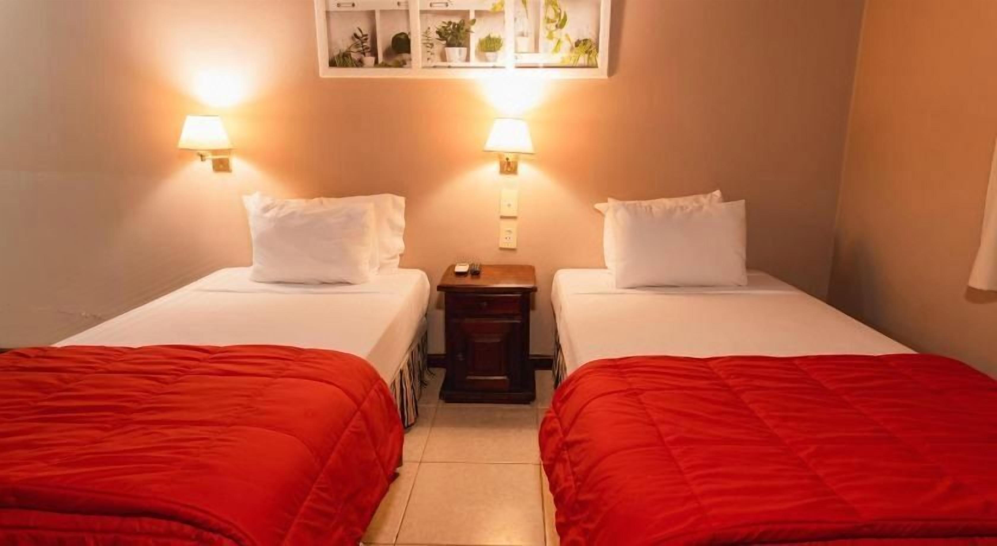 In-room safe, bed sheets