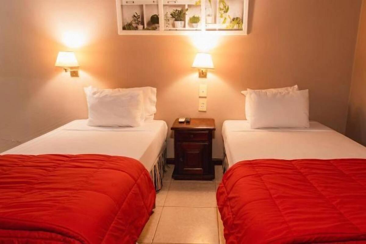 In-room safe, bed sheets