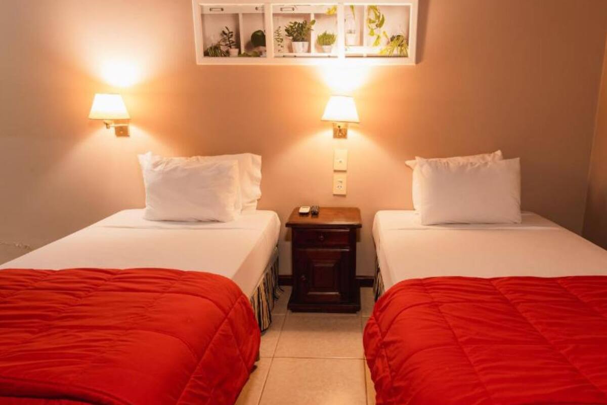 Double Room, 2 Single Beds | In-room safe, bed sheets