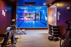 Indoor pool, seasonal outdoor pool, pool loungers