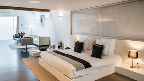 Suite Duplex | 高級寢具、客房內保險箱、書桌、筆電工作空間