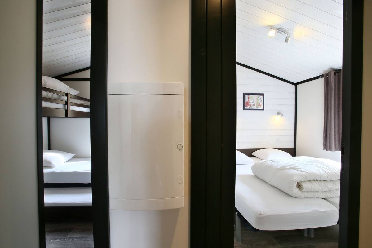 Chalet, Terrace (Causse) | Blackout drapes, soundproofing, cribs (free)