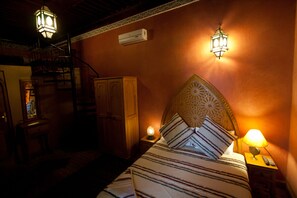 Suíte júnior | Roupas de cama premium, cofres nos quartos, quartos à prova de som