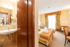 Standard Double Room, Partial Sea View