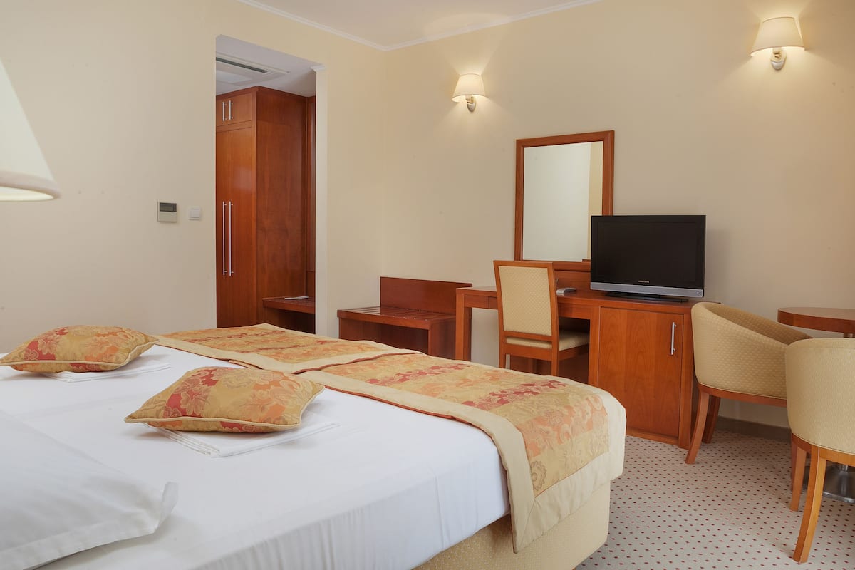 1 bedroom, minibar, in-room safe, desk