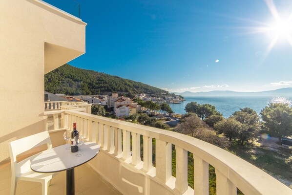 Deluxe Double Room, Balcony, Sea View | Balcony