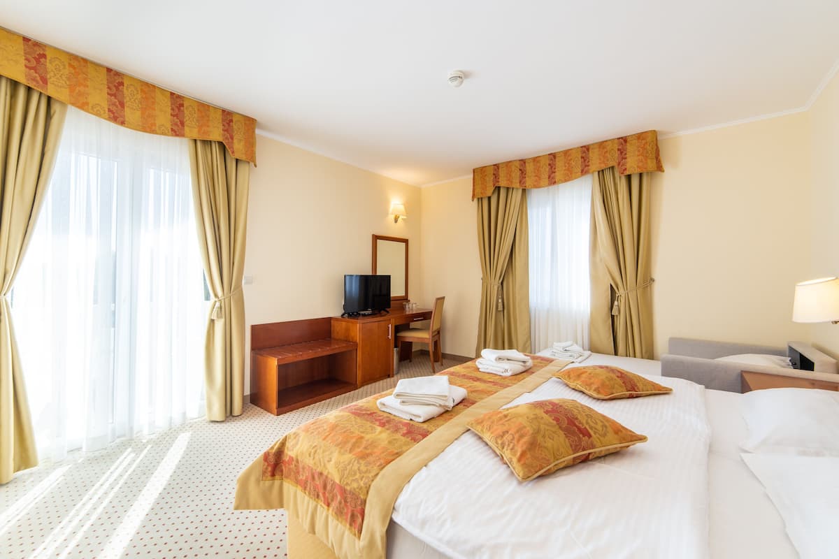 Standard Triple Room, Sea View