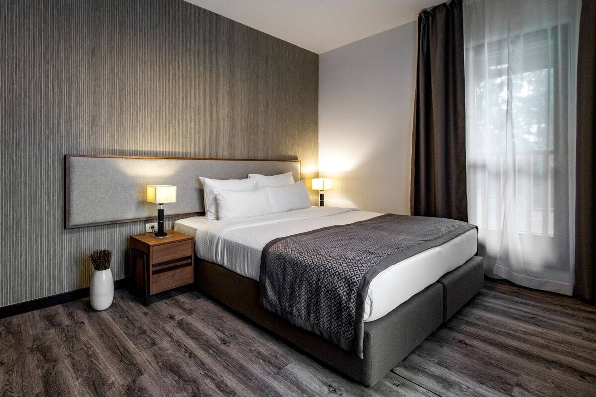 Minibar, in-room safe, desk, soundproofing