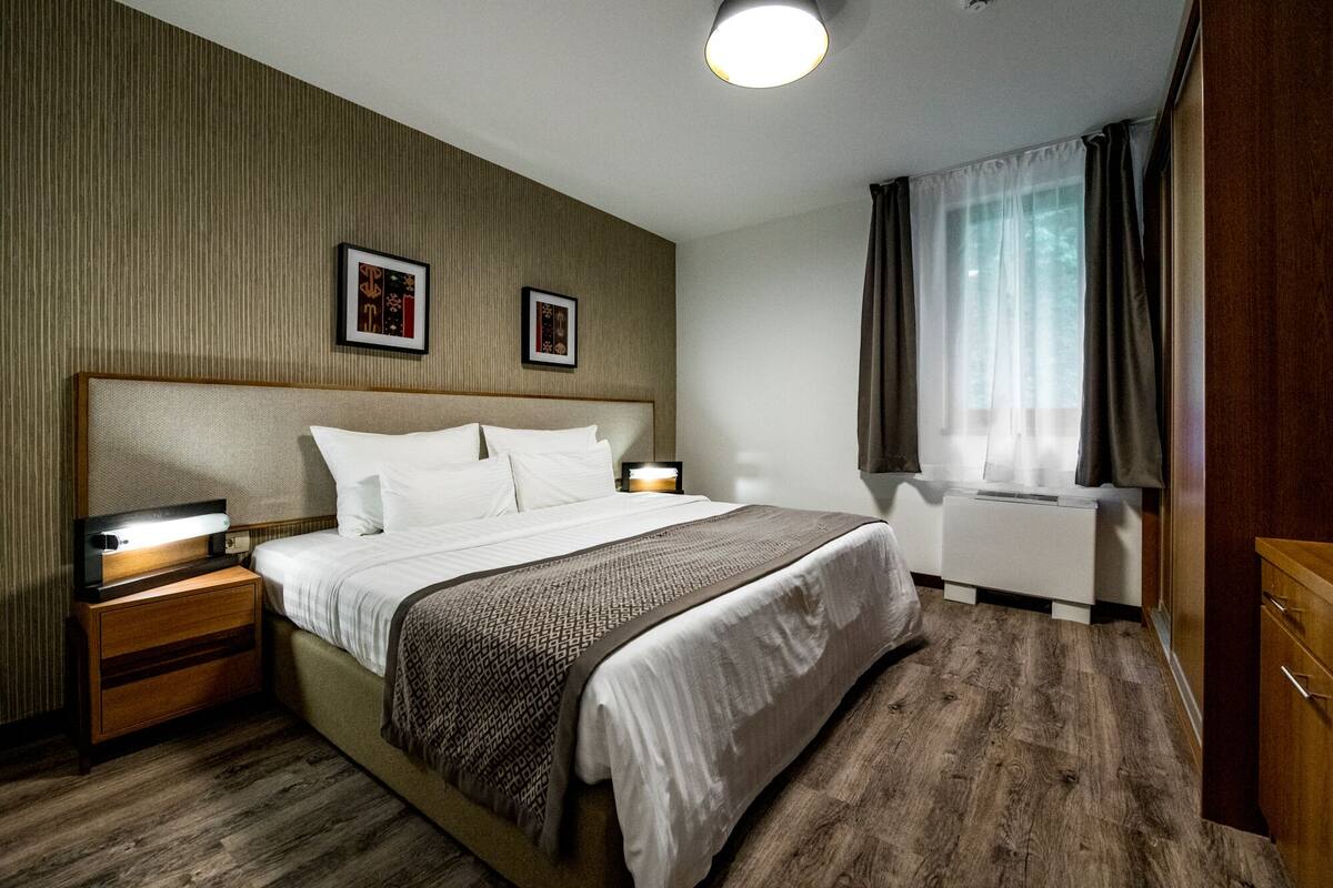 Minibar, in-room safe, desk, soundproofing