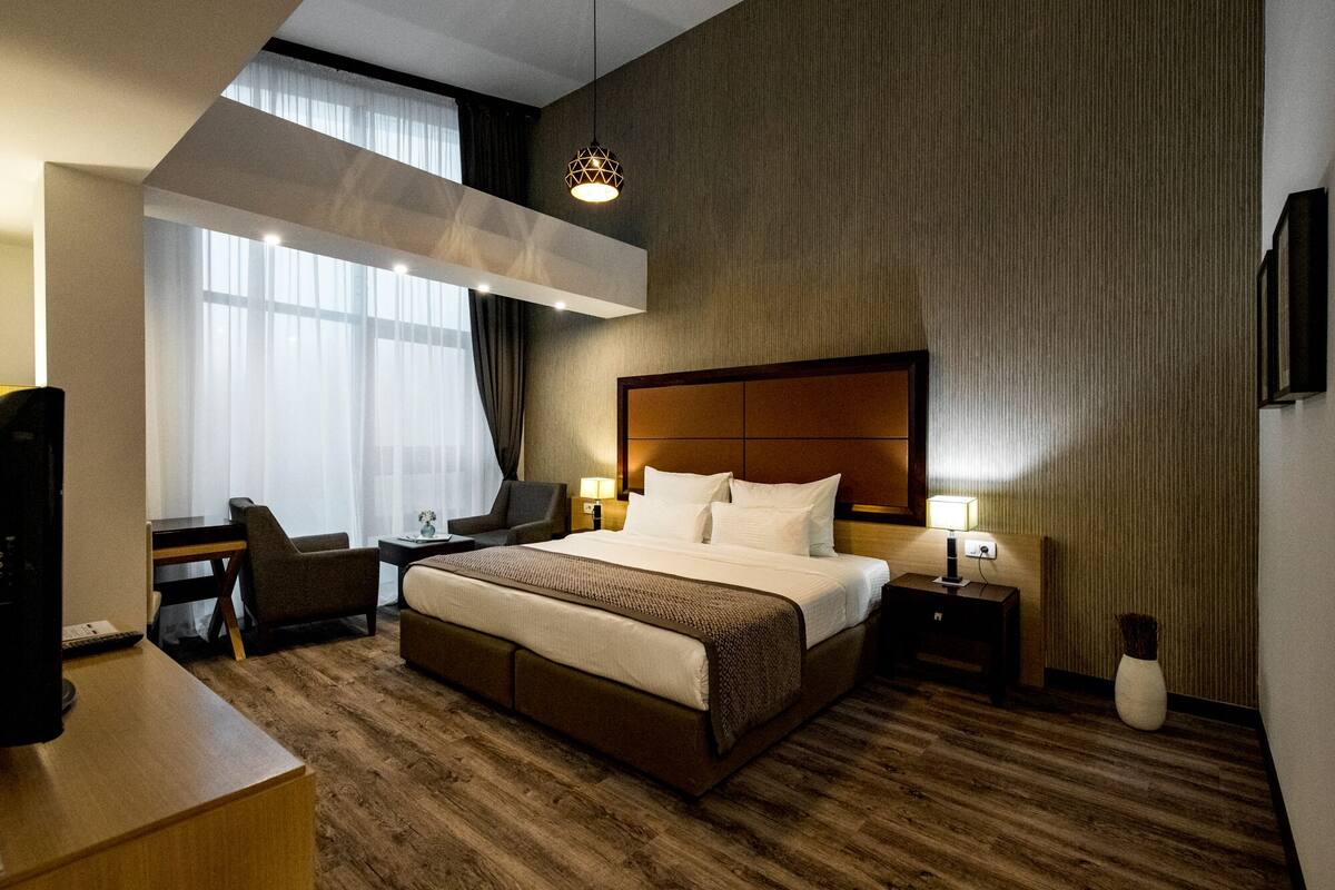 Minibar, in-room safe, desk, soundproofing