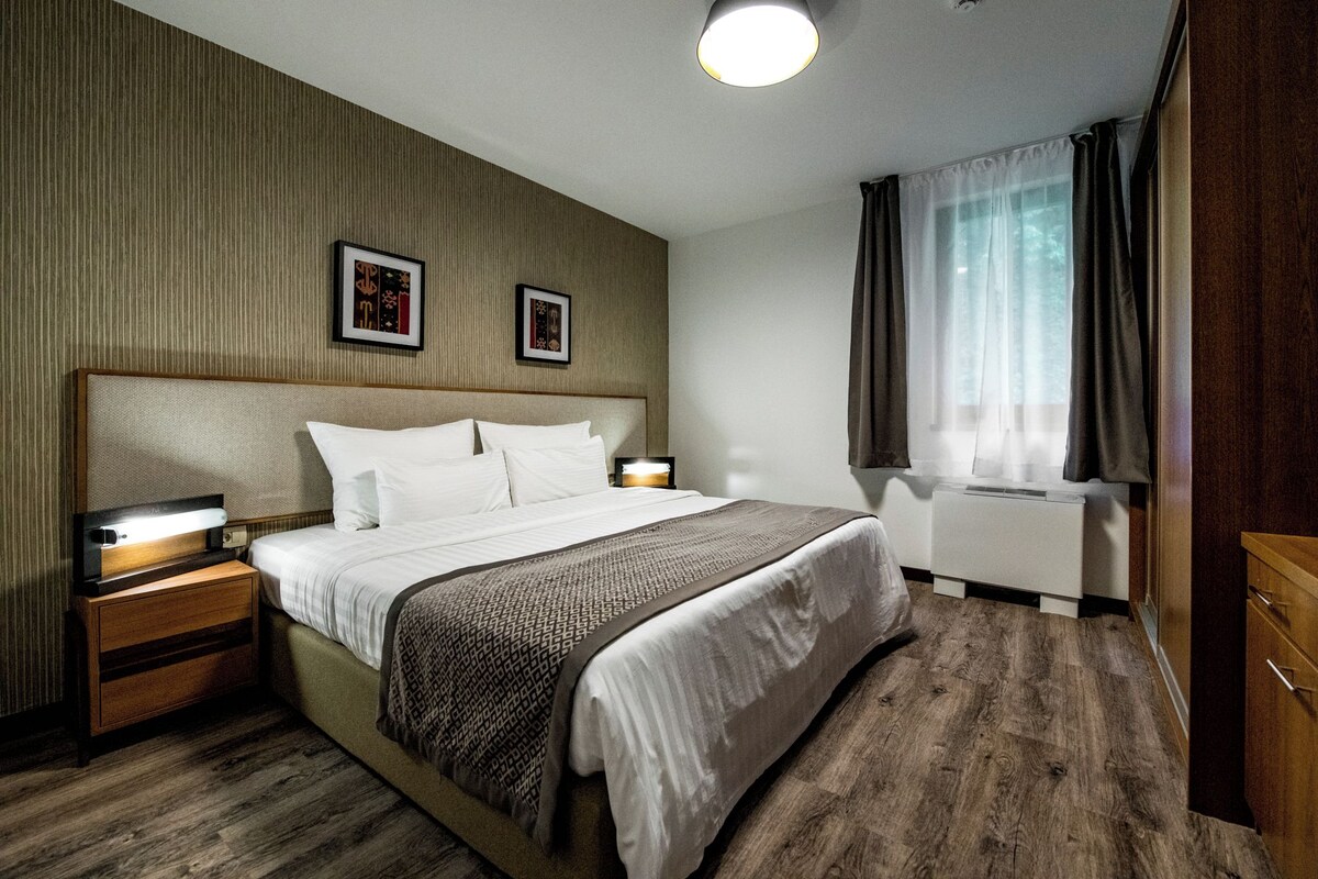 DELUXE APARTMENT