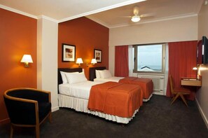 Classic Double Room, 2 Single Beds, Ocean View | Minibar, in-room safe, individually decorated, individually furnished - Austral Express (Comodoro Rivadavia)
