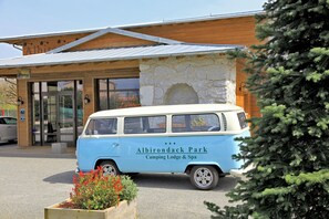 Front of property - Albirondack Park Camping Lodge and Spa (Albi)