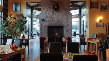 Café da manhã continental todos os dias (EUR 8.00 por pessoa)