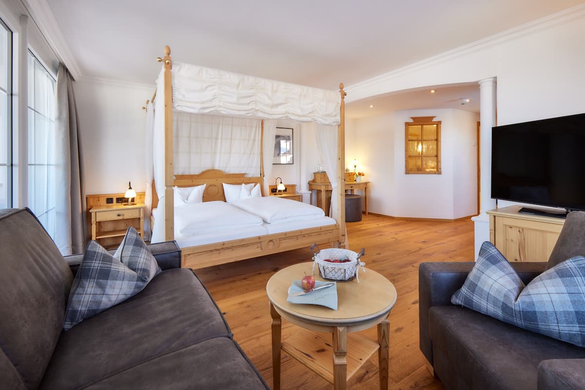 Deluxe Double Room, 1 Double Bed, Bathtub