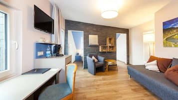 Suite (Winzer) | Living room | TV