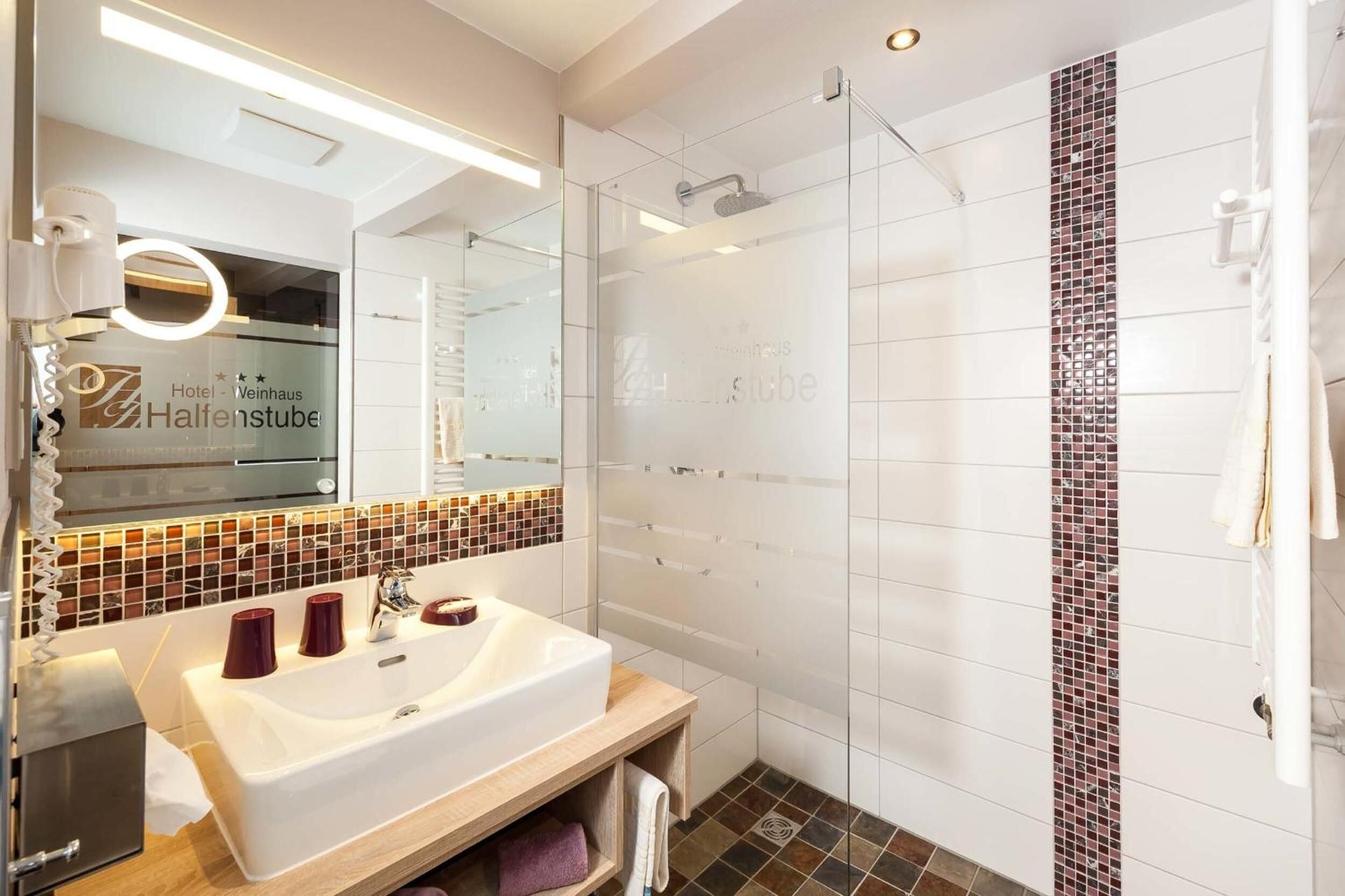 shower, rainfall showerhead, free toiletries, hair dryer