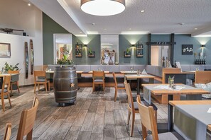 Frokost, lunsj og middag serveres, regionale retter 